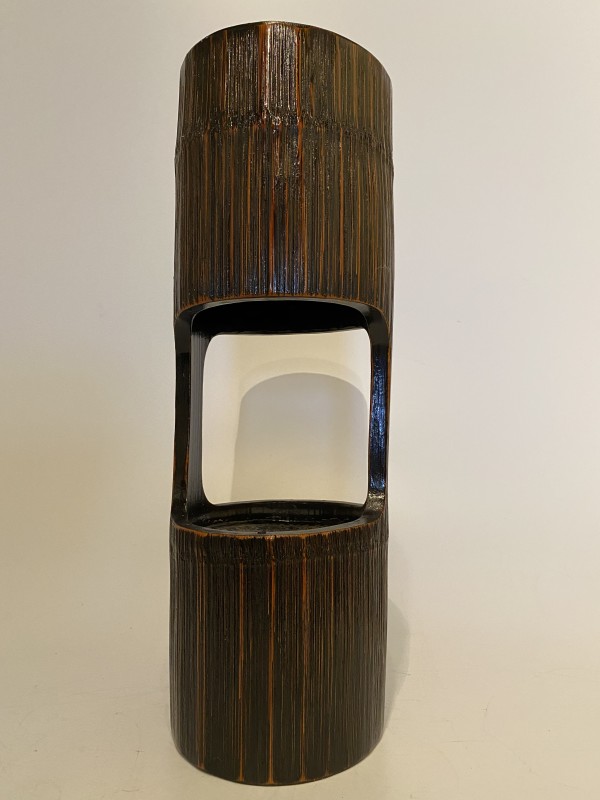 Tubular lacquered ikebana vase