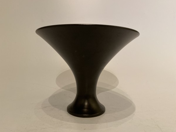 Trumpet black ceramic ikebana vase