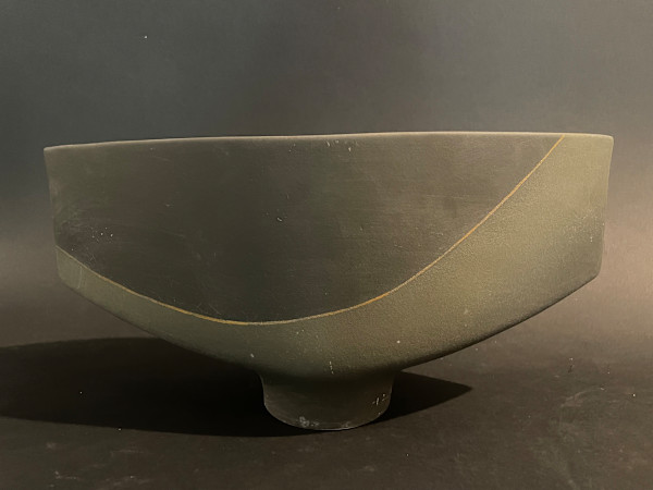 Two-tone grey ceramic ikebana vase